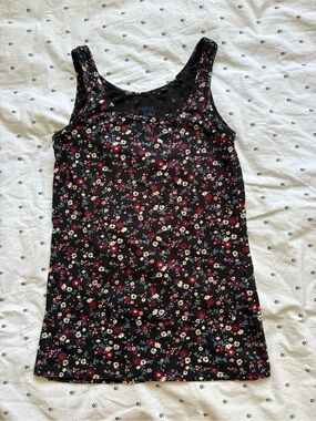 Black floral tank